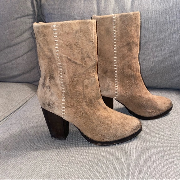 $300 Free People Distressed Leather Ankle Boots - Picture 1 of 7